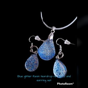 Earring and necklace set